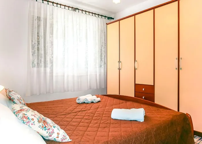 Apartment Manestar-2 By Interhome